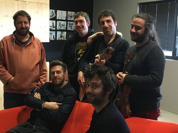 Les Hurlements d'Léo en coulisses de l'auditorium de la Cité du Vin à Bordeaux