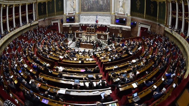 Les députés bénéficient d'une allocation pour leurs frais d'obsèques.