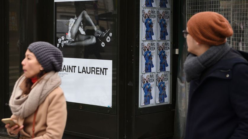 Une affiche de publicité Yves Saint Laurent sur les Champs Elysées à Paris le 6 mars 2017 .
