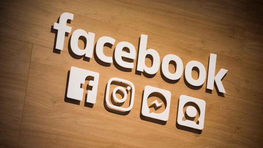 Logos des réseaux sociaux dépendants de Facebook