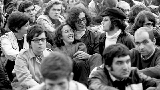 En 68 c'est un phénomène de rapprochement des corps qui s'opère ©Maxppp - Le Pictorium / Philippe Gras