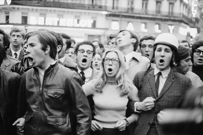 Des étudiants manifestent et scandent des slogans, à Paris, le 30 mai 1968 Des étudiants manifestent et scandent des slogans, à Paris, le 30 mai 1968