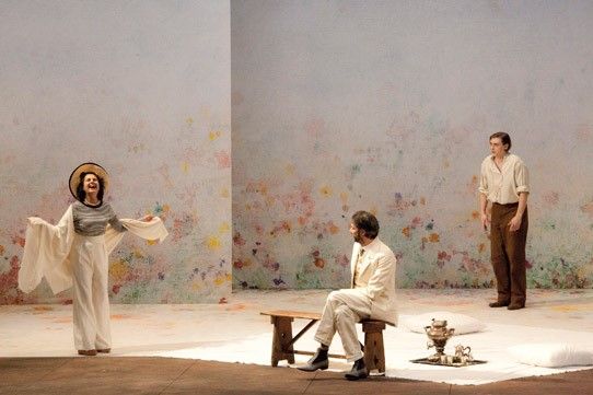 Anouk Grinberg, Micha Lescot, Nicolas Avinée dans "Un mois à la campagne" de Ivan Tourgueniev, mise en scène Alain Françon