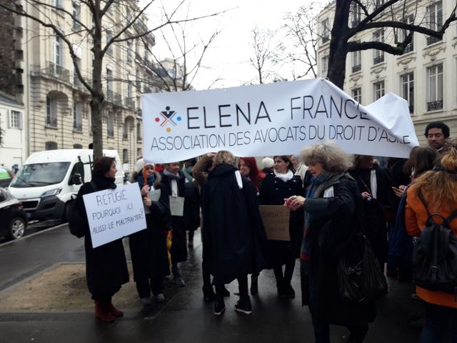 Manifestation de l'Association des avocats du droit d'asile d'Elena-France