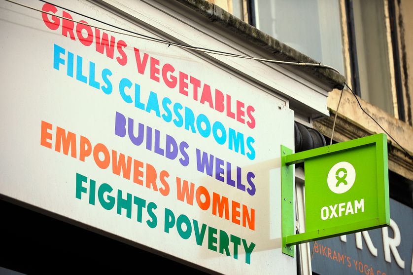 Le fronton d'une librairie Oxfam à Glasgow, février 2018