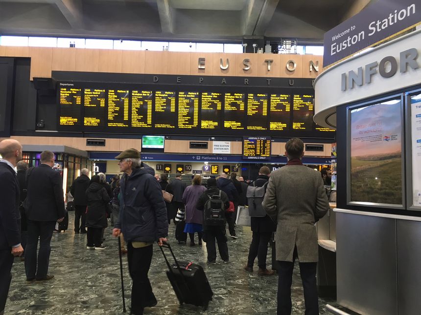 A la gare d'Euston en Angleterre