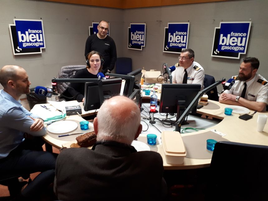 Notre Jérôme Destruhaut qui rôde dans l'émission du "bien manger"