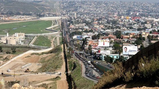 Barrière Etats-Unis Mexique à Tijuana - Wikipédia