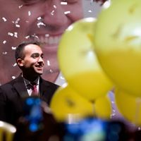 Luigi di Maio, président du Mouvement 5 étoiles, célèbre sa première place aux élections italiennes après avoir remporté 32% des voix, le 6 mars 2018