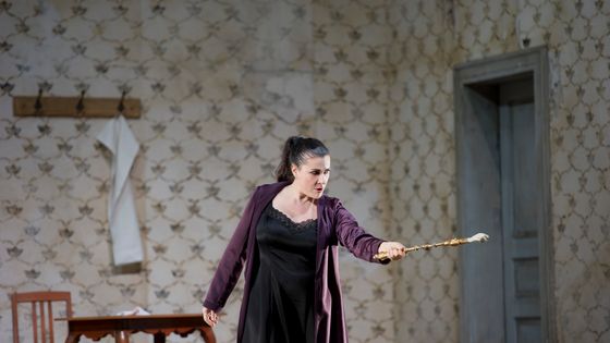 Alcina (interprétée par Cécilia Bartoli) d'Haendel, mise en scène au Théâtre des Champs-Elysées - Monika Rittershaus