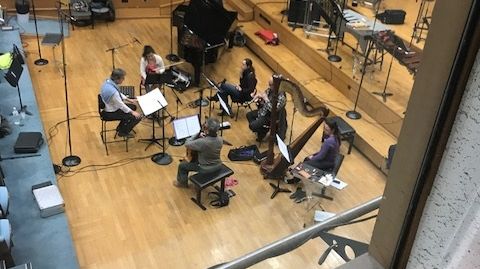 TM+ en enregistrement, vu de la cabine du studio 106
