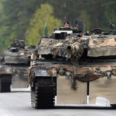 Peloton de tanks allemands Leopard lors de la compétition Strong Europe Tank Challenge, le 12 mai 2017