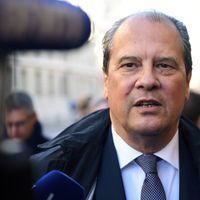 L'ancien premier secrétaire Jean-Christophe Cambadélis, est l'invité d'Ali Baddou