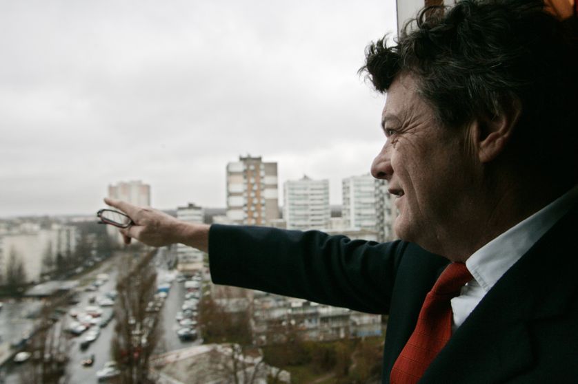 Jean-Louis Borloo montre le chemin en 2004 à Clichy-sous-Bois