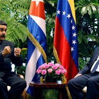 Les présidents vénézuélien Nicolas Maduro et cubain Miguel Diaz Canel sesont rencontrés samedi au plalais de la Révolution à La Havane, pour resserrer les liens entre leurs deux pays