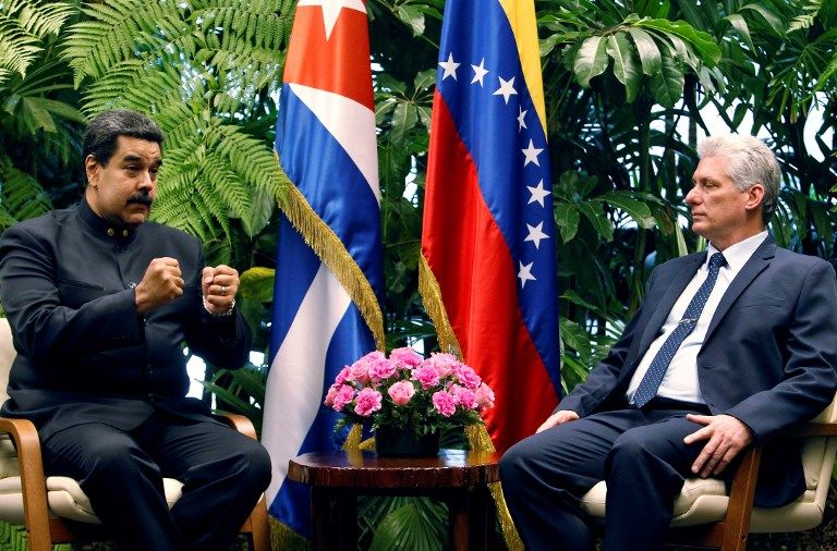 Les présidents vénézuélien Nicolas Maduro et cubain Miguel Diaz Canel sesont rencontrés samedi au plalais de la Révolution à La Havane, pour resserrer les liens entre leurs deux pays