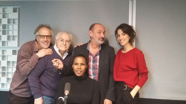 Vous Les Femmes, de gauche à droite, Hervé Pauchon, Albert Algoud, Suzy Palatin, Daniel Morin, Laurie Cholewa