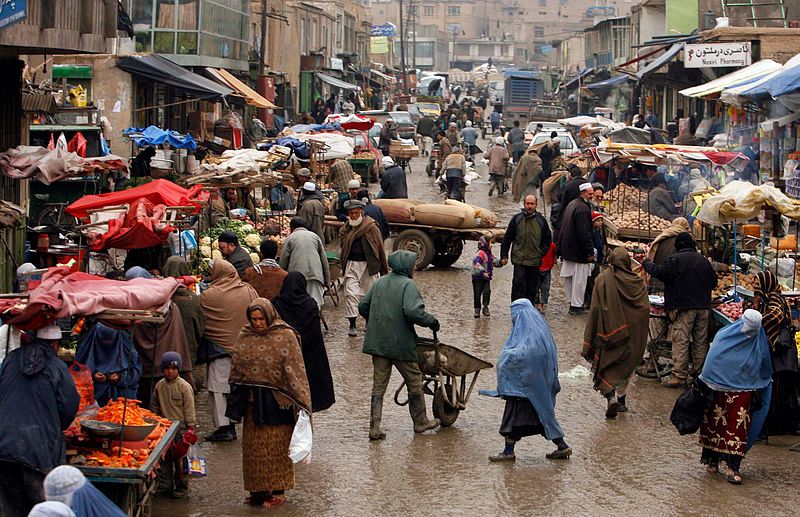 Afghan market teeming with vendors and shoppers, 2-4-2009