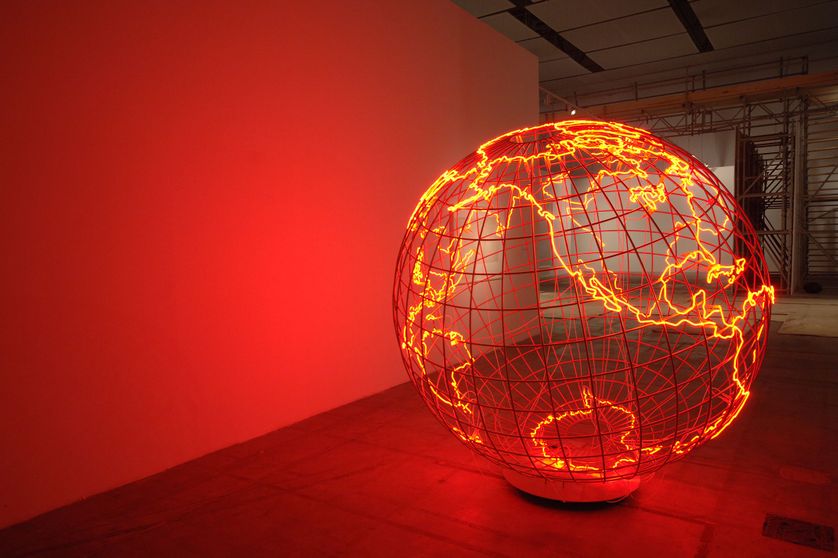 Mona Hatoum, "Hot Spot", 2006, acier inoxydable et tubes de néon, Rennie Collection (Vancouver, Canada)