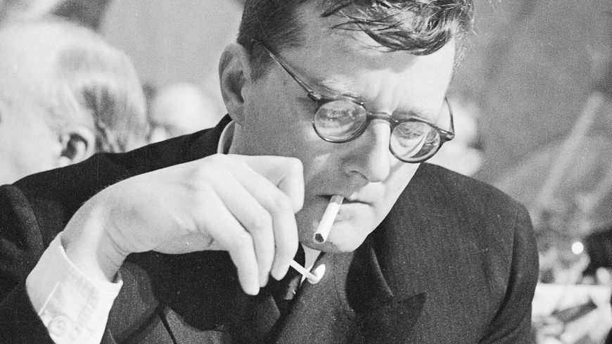 Le compositeur Dimitri Chostakovitch au Congrès culturel et scientifique pour la paix mondiale à New York, 1949