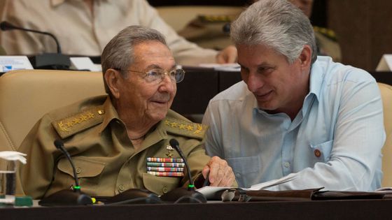 Raul Castro a cédé jeudi la présidence de Cuba à Miguel Diaz-Canel. ©Radio France - www.cubadebate.cu / Ismael FRANCISCO