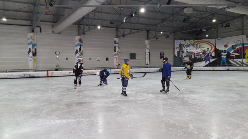"Les Tornades" à l'entraînement au Cyberglace