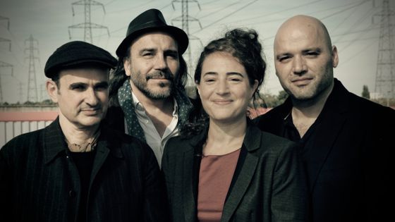 De gauche à droite : Vincent Ségal - Minino Garay - Airelle Besson - Lionel Suarez - Caroline Pottier