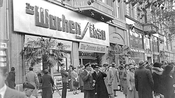 Première salle de cinéma pour de Wochenschau/ la revue hebdomadaire en Allemagne