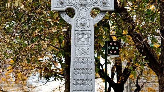 Croix celtique offerte aux Québécois par l'Irlande en remerciement de l'accueil fait aux immigrants irlandais lors de la grande famine du 19ème siècle ©AFP - PHILIPPE ROY / AURIMAGES