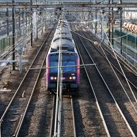 Un train sur les rails de la gare d'Austerlitz à Paris, le 4 avril 2018, deuxième jour de grève de la SNCF