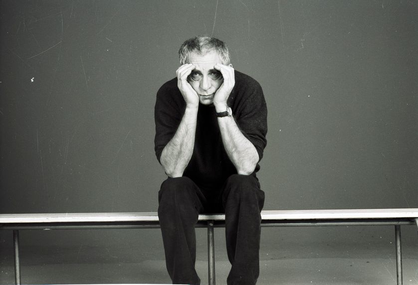 Photo de Kieslowski prise par sa fille photographe professionnelle, à l’époque des tournages parisiens du cinéaste polonais. Elle-même effectuait des études sur l’histoire de l’Art à la Sorbonne.
