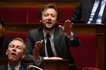 Le député français et porte-parole du groupe parlementaire "Nouvelle Gauche" Boris Vallaud lors d'une séance de questions au gouvernement, le 7 février 2018 à l'Assemblée nationale française à Paris. Le député français et porte-parole du groupe parlementaire "Nouvelle Gauche" Boris Vallaud lors d'une séance de questions au gouvernement, le 7 février 2018 à l'Assemblée nationale française à Paris.