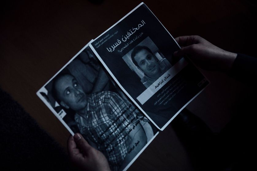 Photos de Shappal Ibrahim avant (droite) et après (gauche) sa libération.