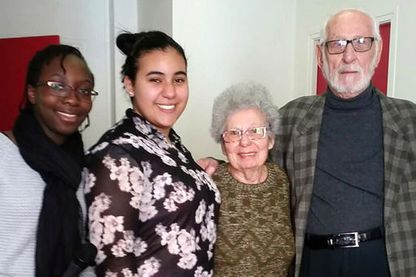 Léa et Imène, collégiennes de Saint-Denis, ont parlé d’amour avec Suzanne et Alexandre, en couple depuis 63 ans Léa et Imène, collégiennes de Saint-Denis, ont parlé d’amour avec Suzanne et Alexandre, en couple depuis 63 ans