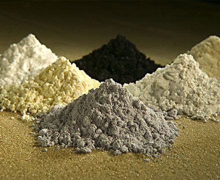 Les terres rares désignent 17 métaux : le scandium, l'yttrium, et les quinze lanthanides.