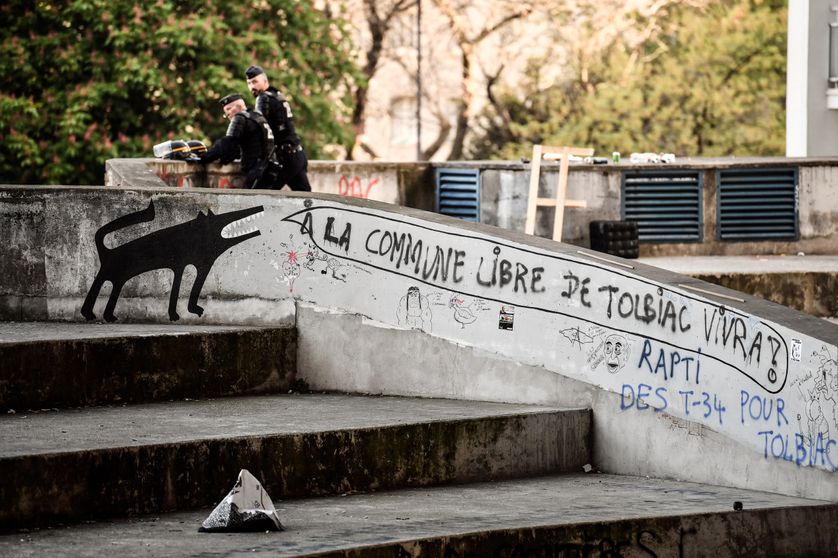 Un graffiti sur le campus de Tolbiac le 20 avril 2018 à Paris