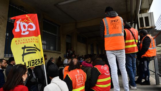 Cheminots en grève à Marseille, le 3 avril 2018 ©AFP - Bertrand Langloi