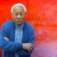 Zao Wou-Ki pose le 06 novembre 2003 dans son atelier à Paris.