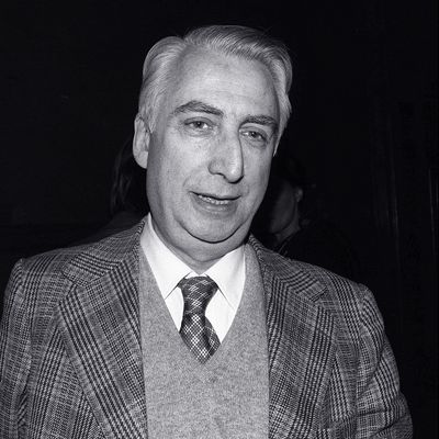 Portrait du philosophe français et Professeur au Collège de France Roland Barthes (1915-1980), le 21/06/1977.