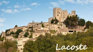 Château de Lacoste, situé entre Bonnieux et Gordes est un joyau incontournable du Luberon