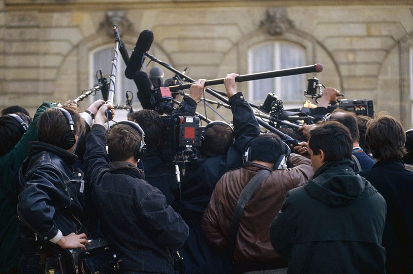 Un groupe de journalistes à Paris en 1991