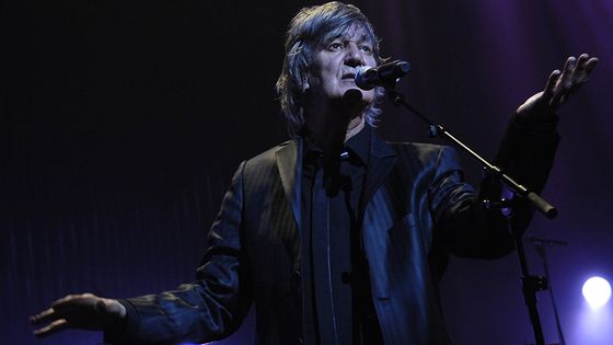 Jacques Higelin sur la scène du 104 ©Radio France - Christophe Abramowitz