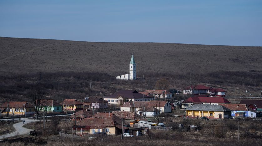 Pálmajor, photo de Une de. l'enquête d'Index par Judit Presinszky : "100 százalék Fidesz: van, ahol már megvalósult Orbán álma"