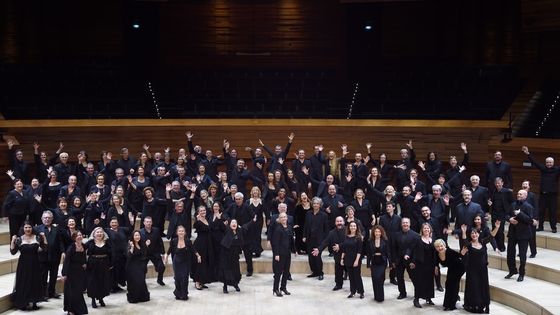 Joyeux anniversaire! Le Choeur de Radio France et sa directrice musicale, Sofi Jeannin fêtent les 70 ans de la formation en 2018 ©Radio France - Christophe Abramowitz