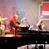 France Musique "Le Temps d'une chanson" Laurent Valero, Live au 105... Eve Risser, John Greaves & Guillaume Roy... Concert 25 avril 2015 (g. à d.)