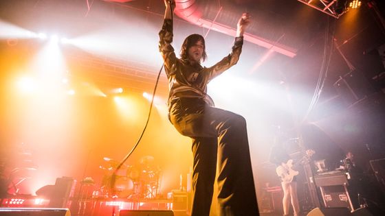 Bobby Gillespie du groupe Primal Scream à la salle Razzmatazz en 2017 en Espagne. ©Getty - Xavi Torrent/WireImage