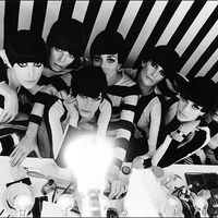 Models backstage in " Qui êtes-vous Polly Magoo? ", Paris, France, 1965