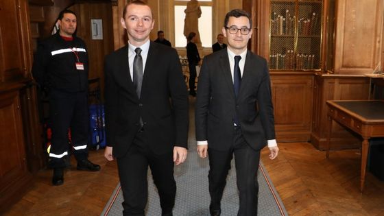 Gerald Darmanin et Olivier Dussopt au ministère de l'action et des comptes publics, favorables à la généralisation du salaire au mérite. ©AFP - Ludovic Marin