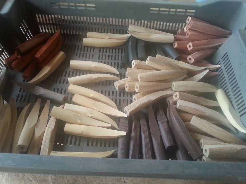 Des manches en bois