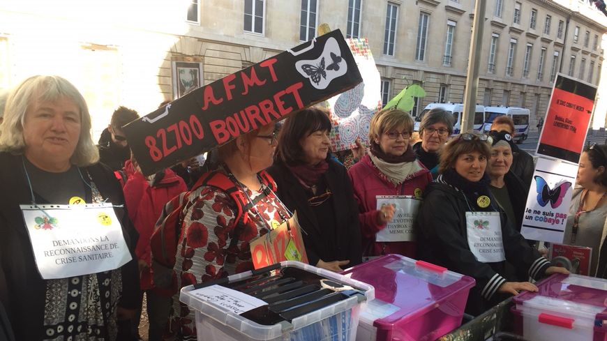 Les manifestants ont rassemblé 1 800 nouvelles plaintes et réclament la reconnaissance d'une "crise sanitaire"